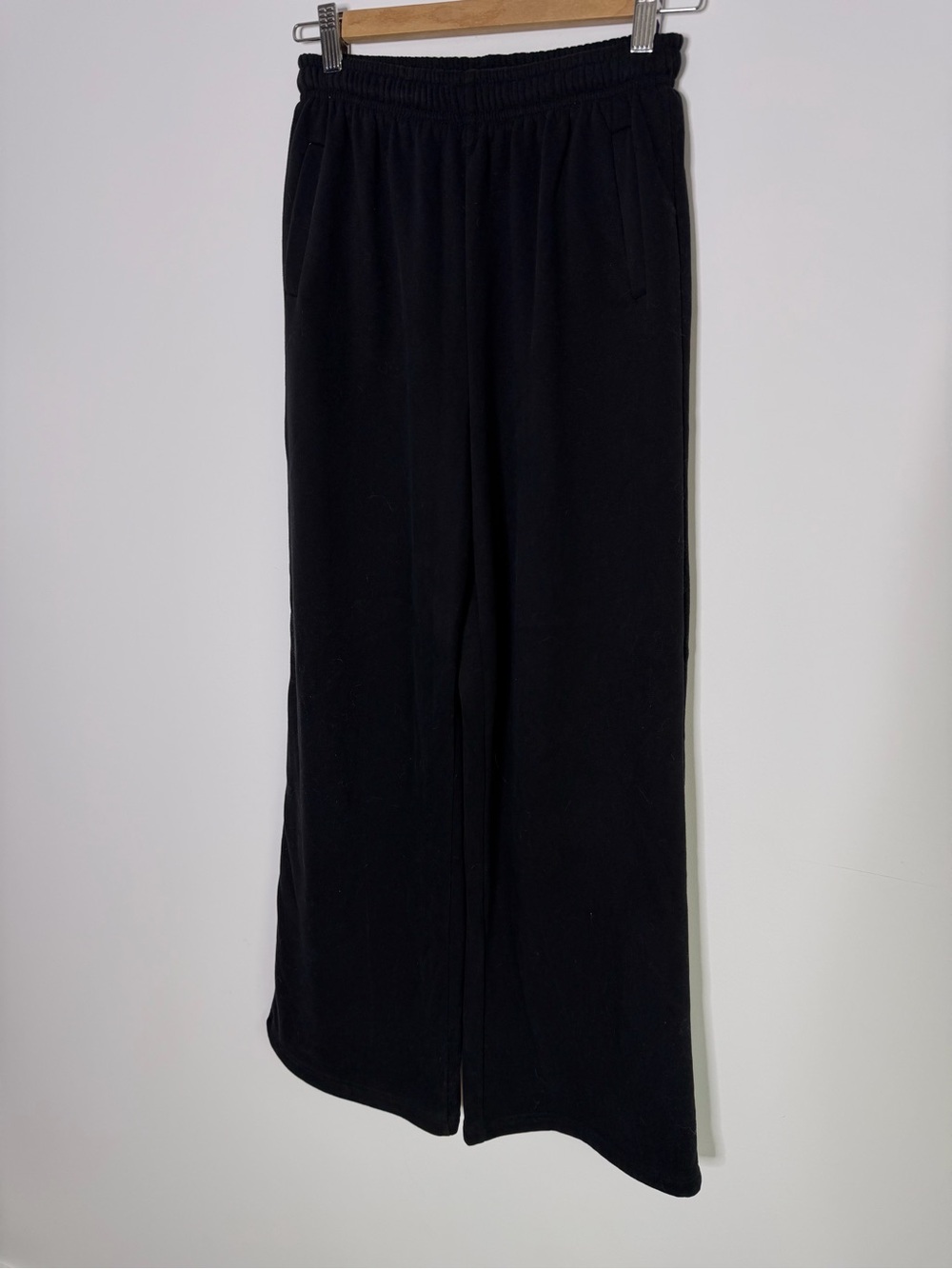 Women’s Black Elastic Waist Casual Pants with pockets